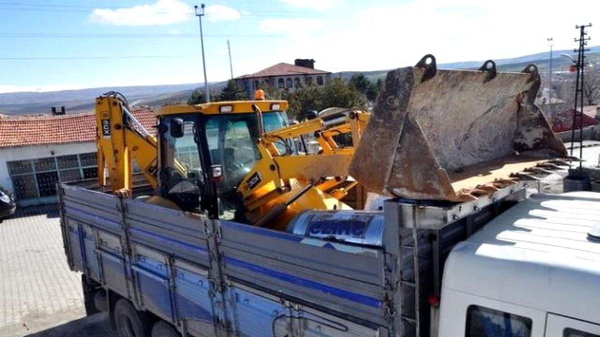 Üşenmediler Kocaman Kepçeyi Çaldılar