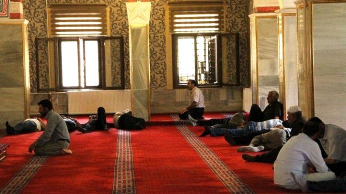 Vatandaşlar Cami ve Parkları Mesken Tuttu