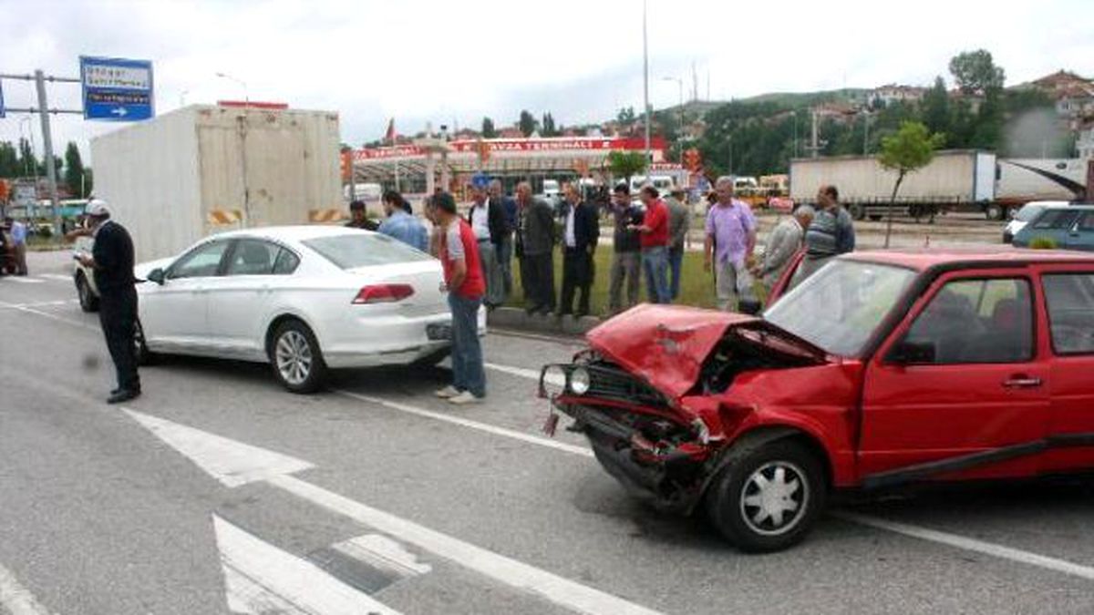 Zincirleme Kaza: 2 Yaralı