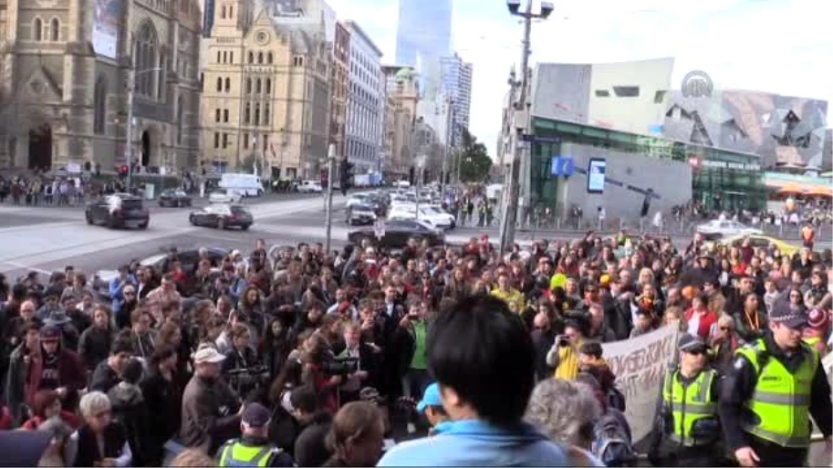 Aborjinler, Melbourne\'da Hakları İçin Gösteri Düzenledi