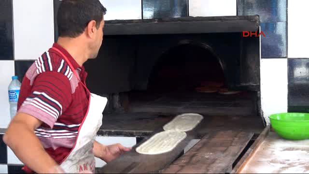 Adana - Ramazan Geleneği Yoksula Askıda Ekmek