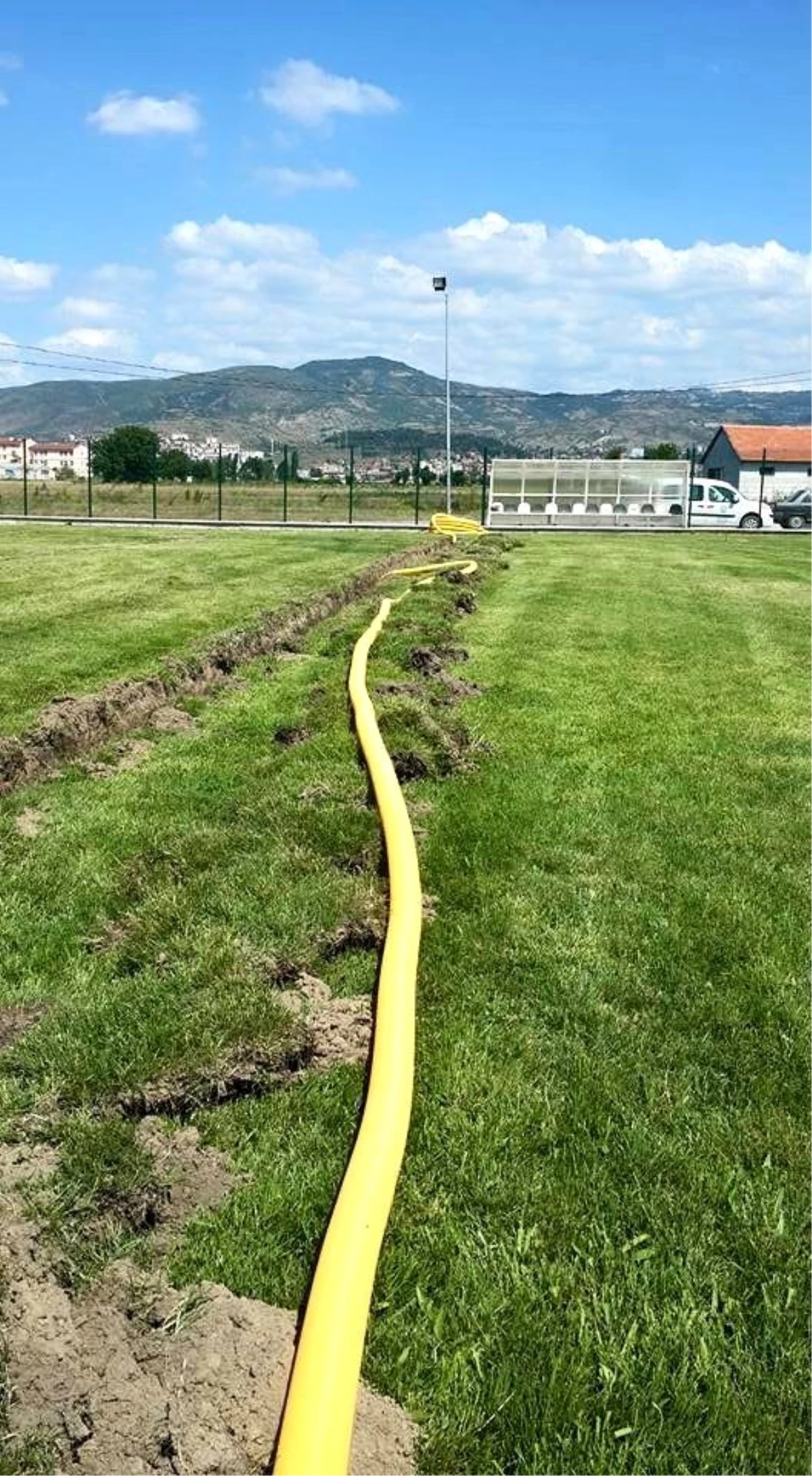 Bigadiç Şehir Stadı\'nın Drenajı İçin Kepçe Vuruldu