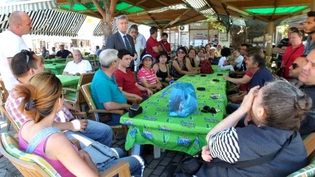 Burhaniye\'de Gece Pazarı Esnafı Kura Çekti