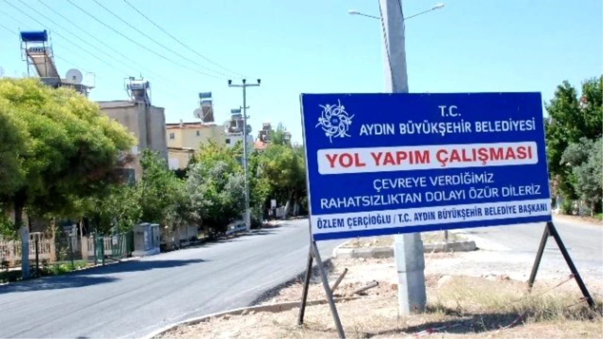 Didim\'de Liman Yolunda Sıcak Asfalt Çalışmaları Başladı