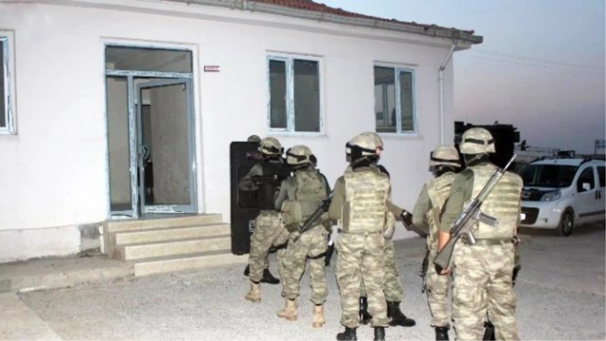 Diyarbakır\'da Haraç Toplayan Bölücü Terör Örgütü Üyelerine Operasyon
