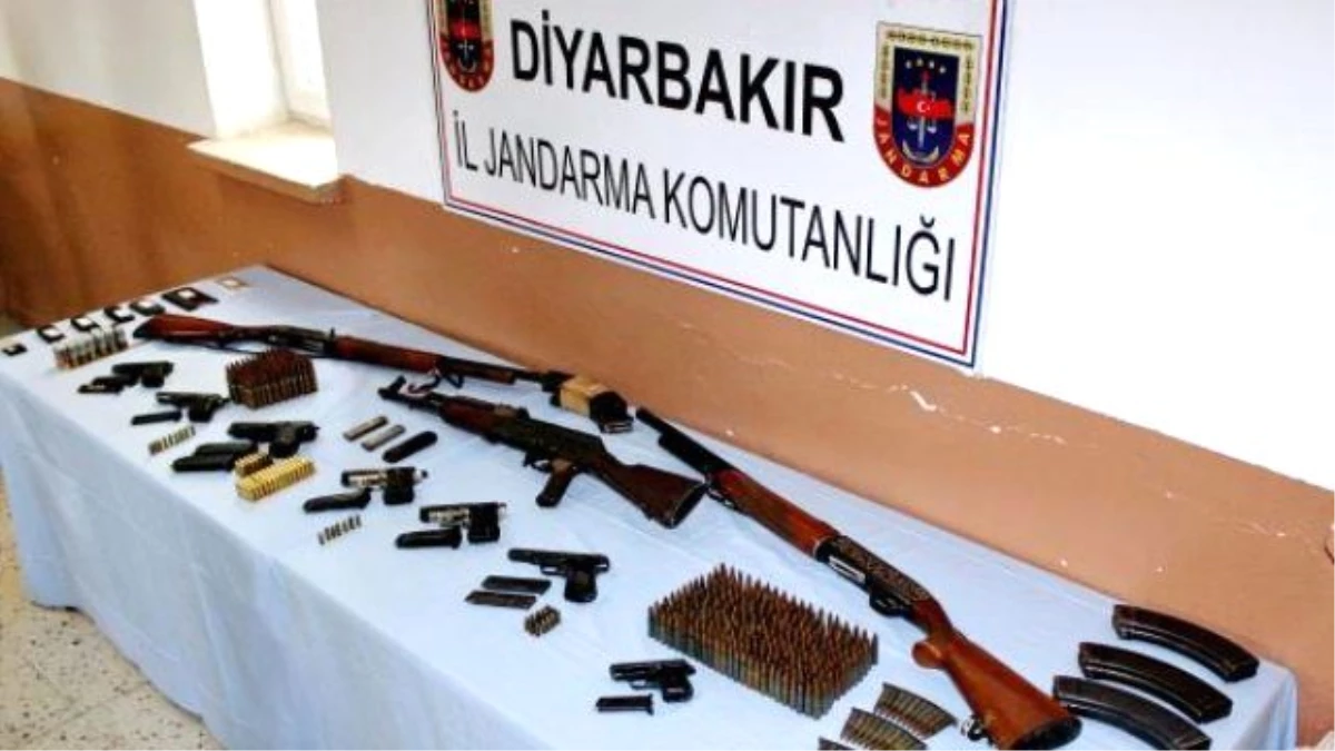 Diyarbakır\'da Haraç Toplayan PKK\'lılara Operasyon: 11 Gözaltı