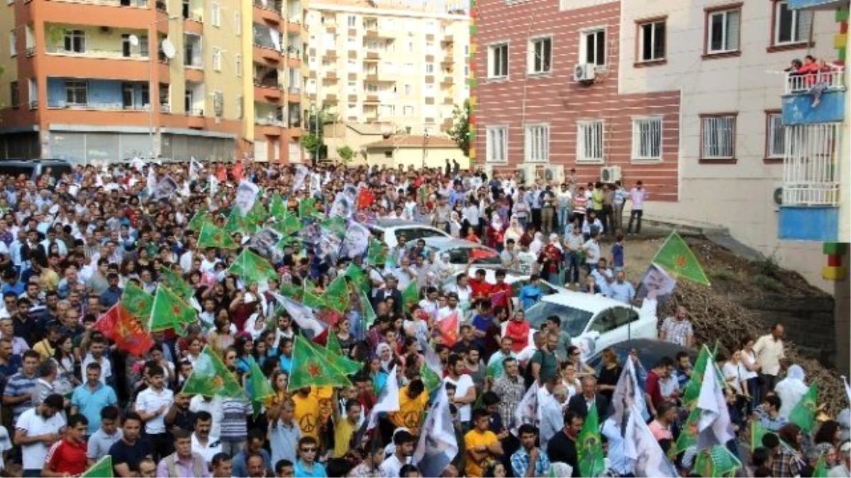Diyarbakır\'da Kobani Protestosu