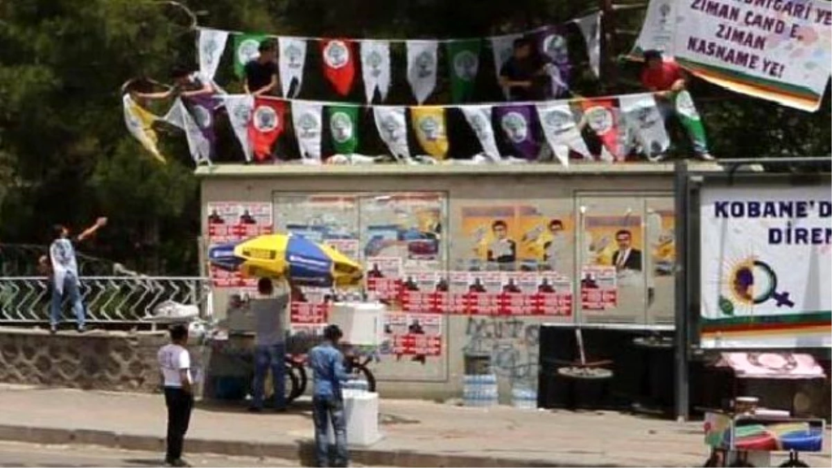 Diyarbakır\'daki Bombalı Saldırıda Yaralanan 17 Kişinin Tedavisi Sürüyor