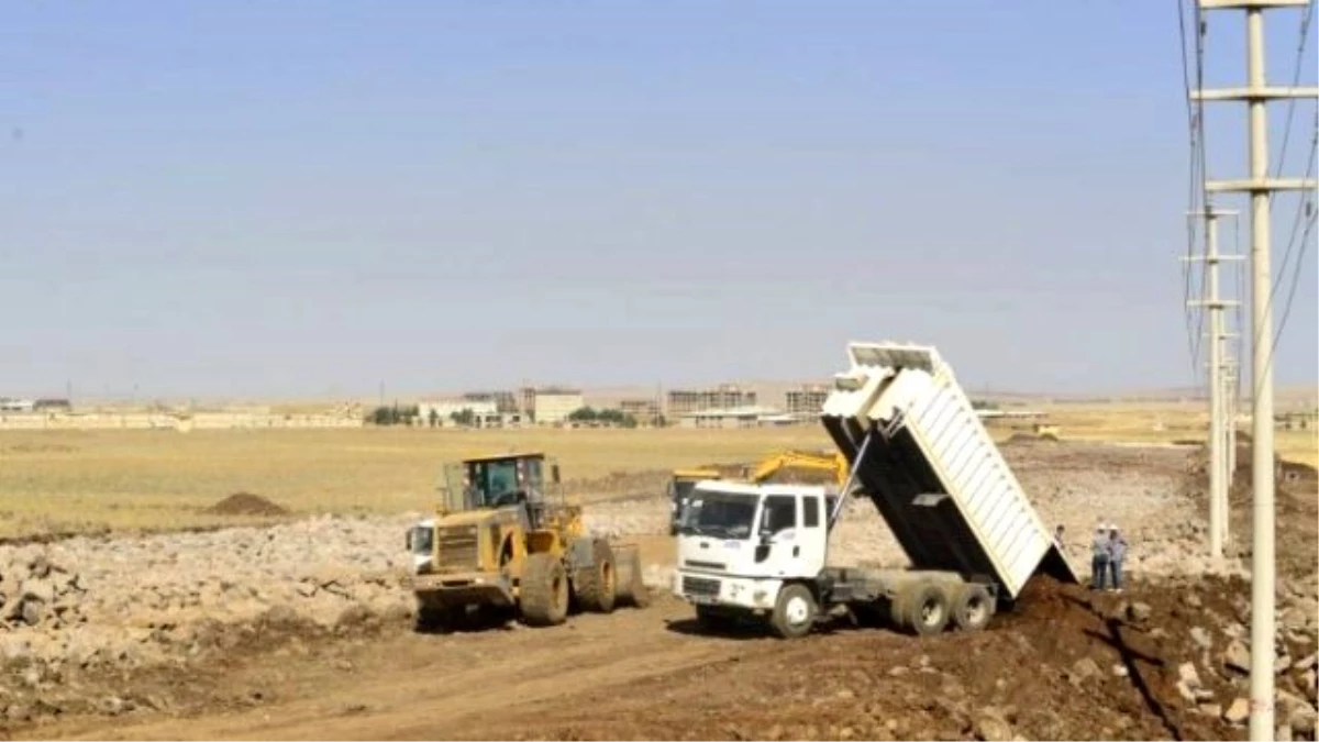 Diyarbakrı Büyükşhir Belediyesi Yol Çalışmalarını Hızlandırdı