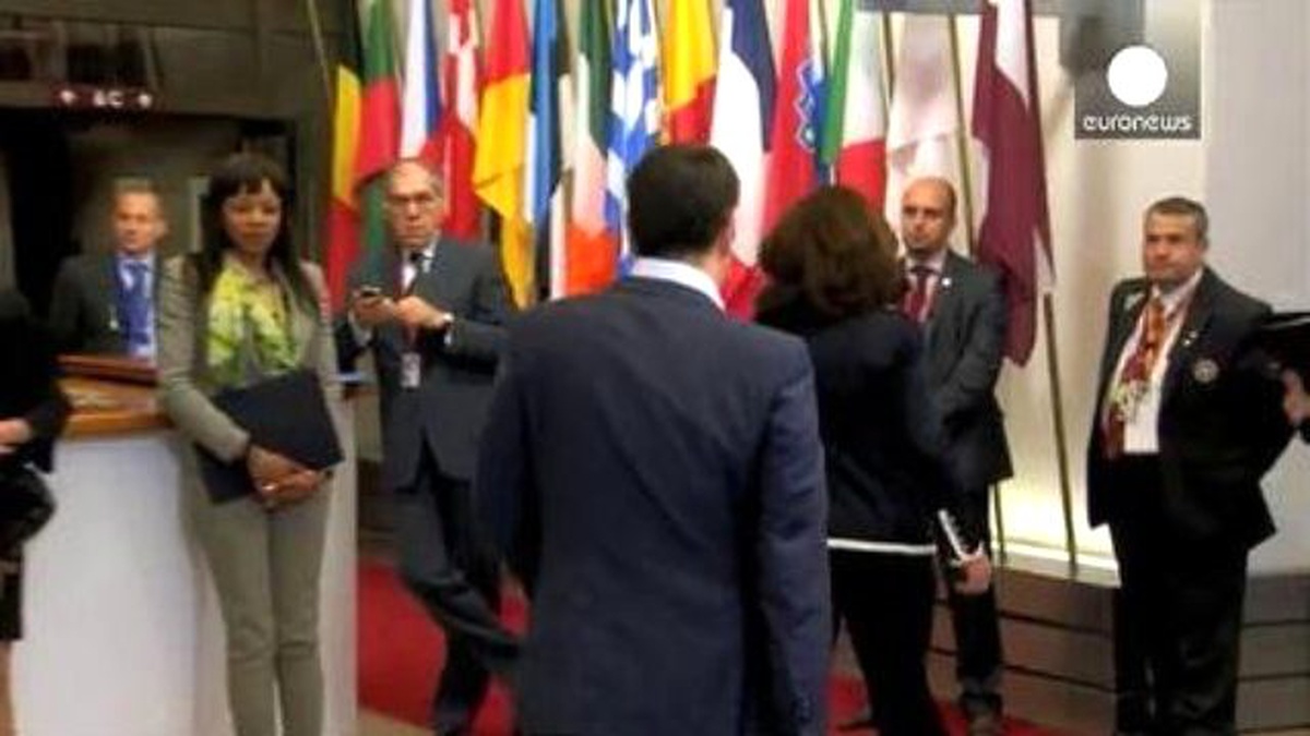 Euro Bölgesi Maliye Bakanları Cumartesi Günü Yunanistan\'ı Tekrar Masaya Yatıracak