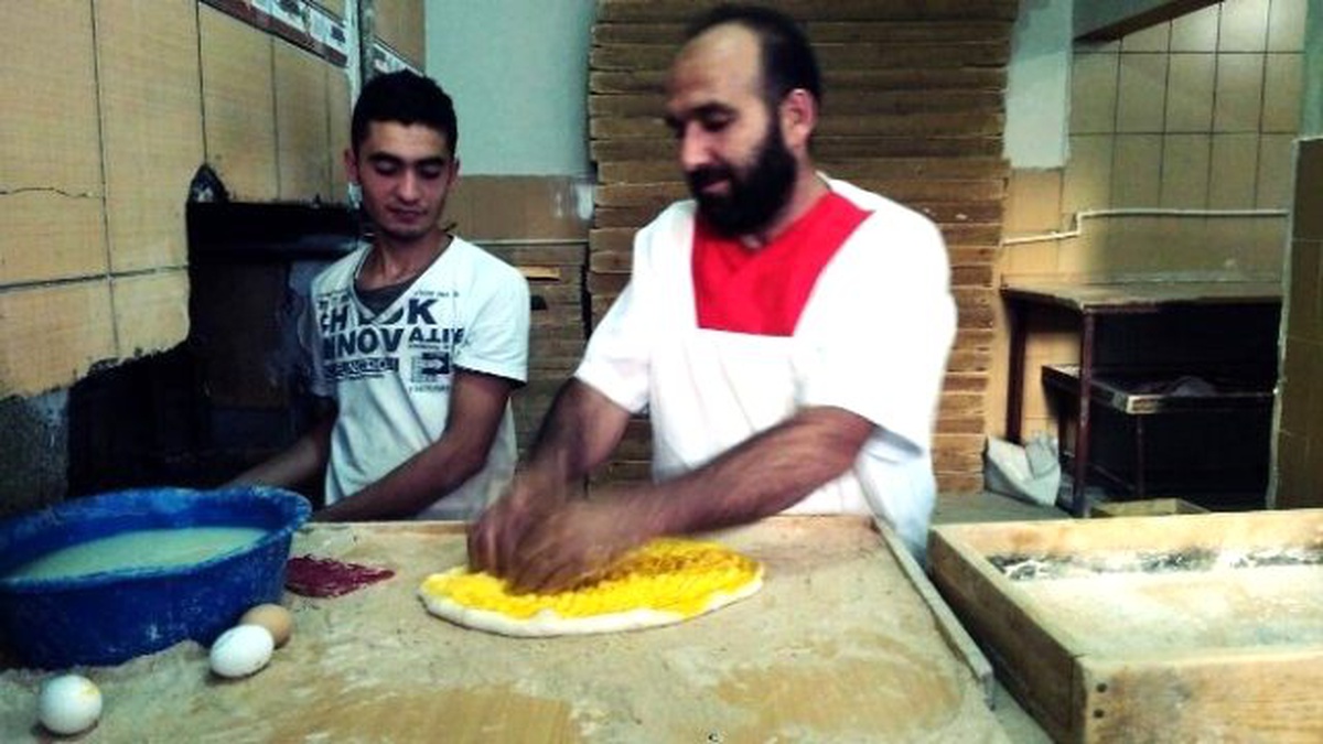 Fırınlarda Sıcak Ramazan Pidesi Yoğunluğu