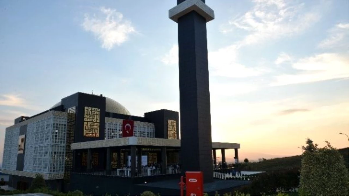 Gosb Camii Törenle İbadete Açıldı