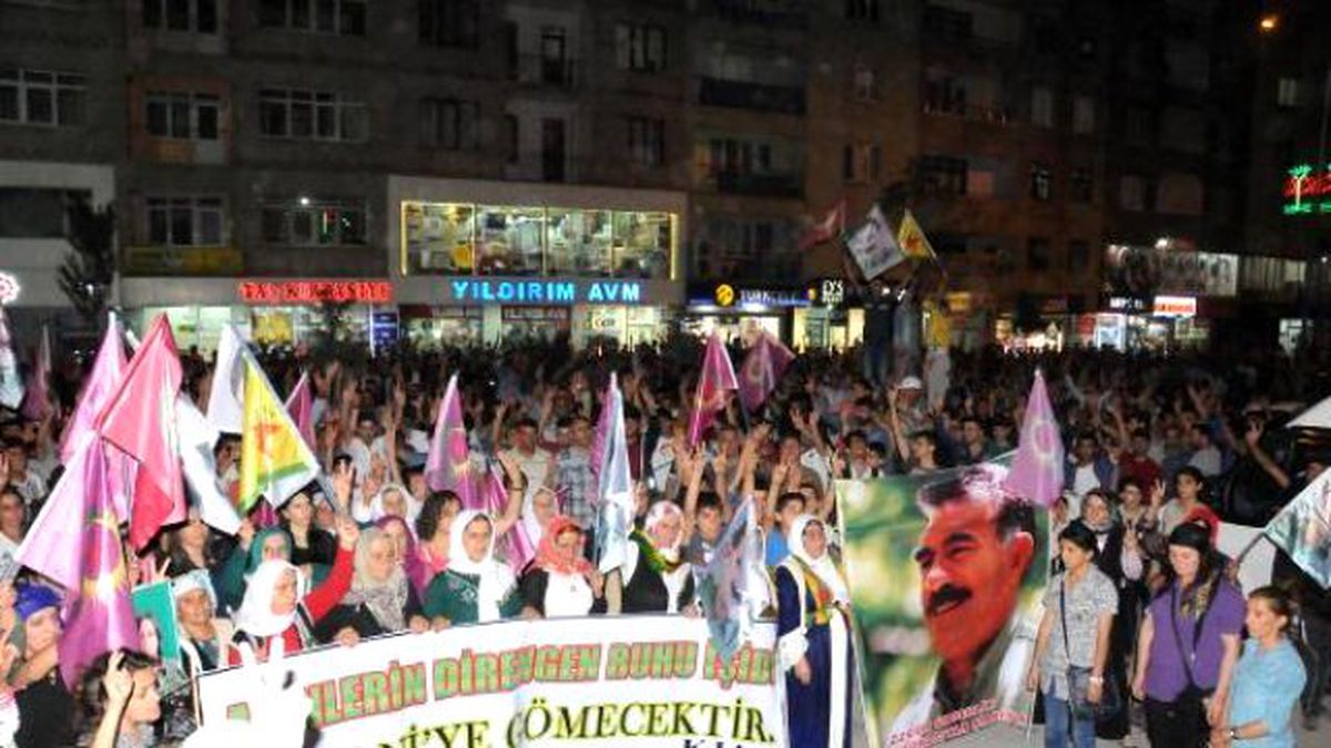 Hakkari ve Çukurca\'da Kobani Protestosu
