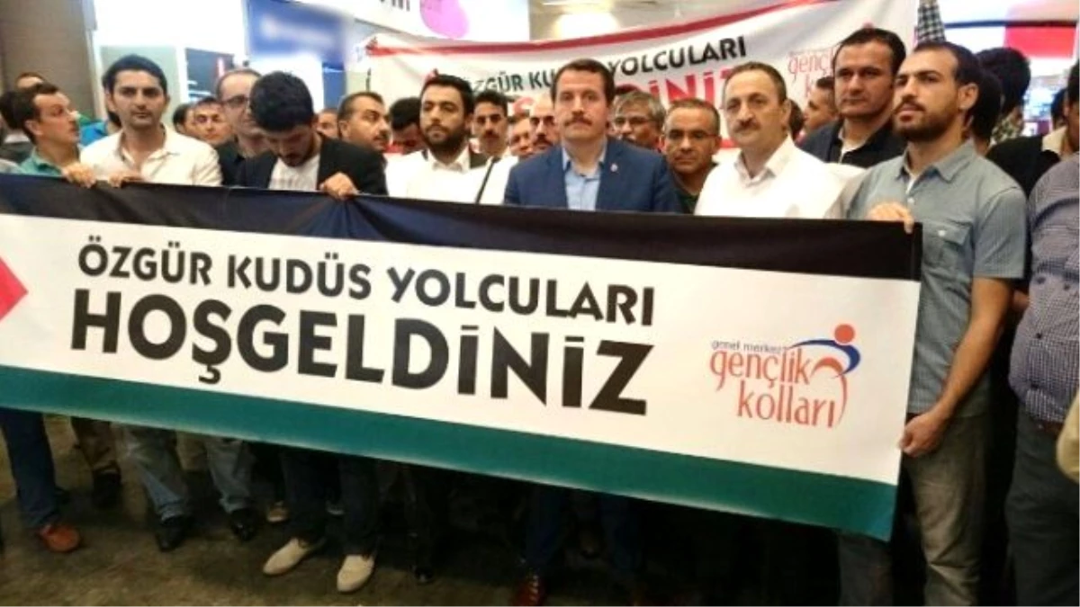İsrail\'den Sınır Dışı Edilen 4\'ü Gazeteci 9 Türk Yurda Döndü