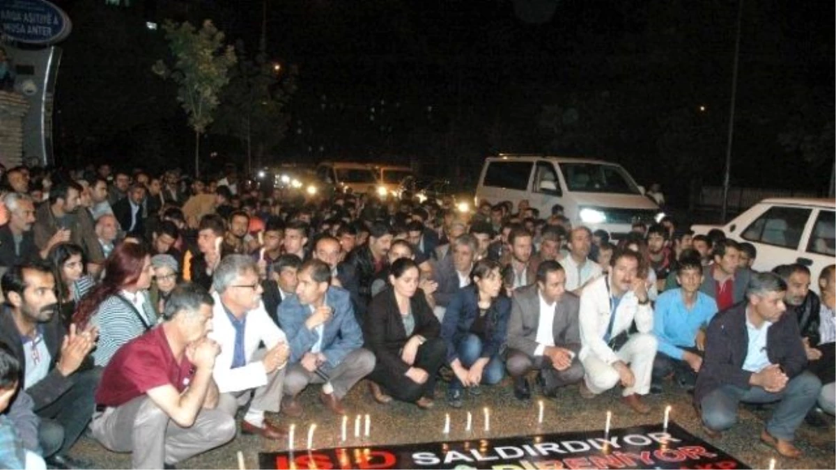 Kobani\'deki Daiş Saldırıları Van\'da Protesto Edildi