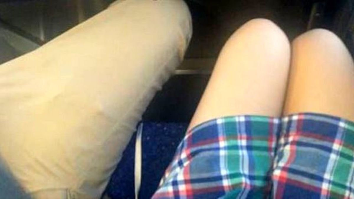 Metroda Erkeklerin Oturuşları Gizli Kameraya Çekildi