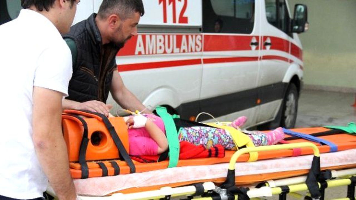 Pencereden Balkona Düşen Çocuk Yaralandı