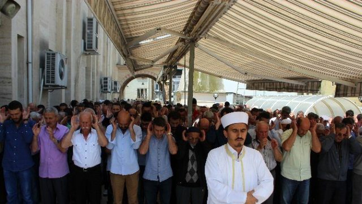 Uygur Türkleri İçin Gıyabi Cenaze Namazı