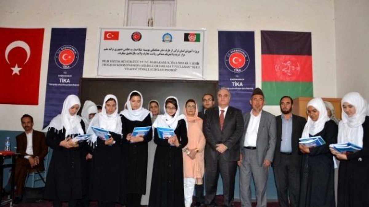 Afganistan\'ın Mezarı Şerif Kentinde Türkçe Kursları Açıldı