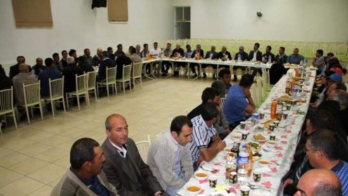 Başkan Karaaslan\'dan Belediye Personeline İftar Yemeği