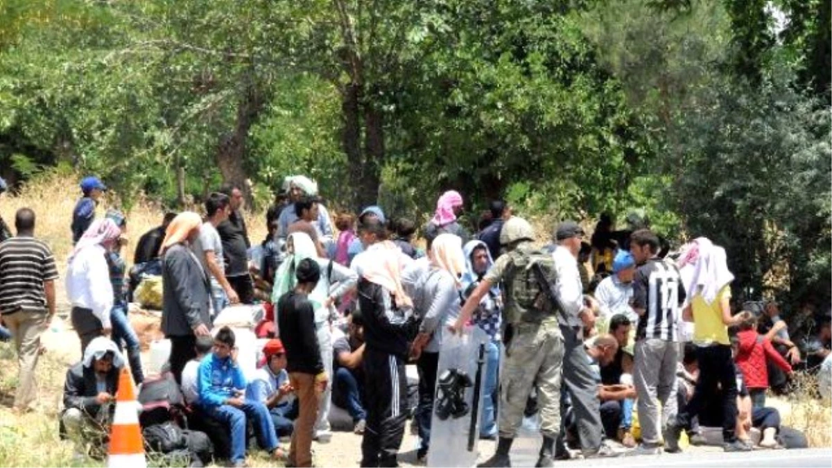 Bulgaristan\'a Gitmelerine İzin Verilmeyen Ezidiler, Diyarbakır\'daki Kampa da Dönmedi