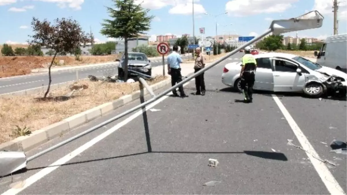 Elazığda Trafik Kazası: 2 Yaralı