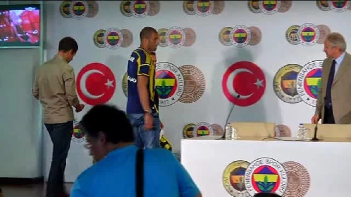 Fenerbahçe\'de Fernandao İçin İmza Töreni