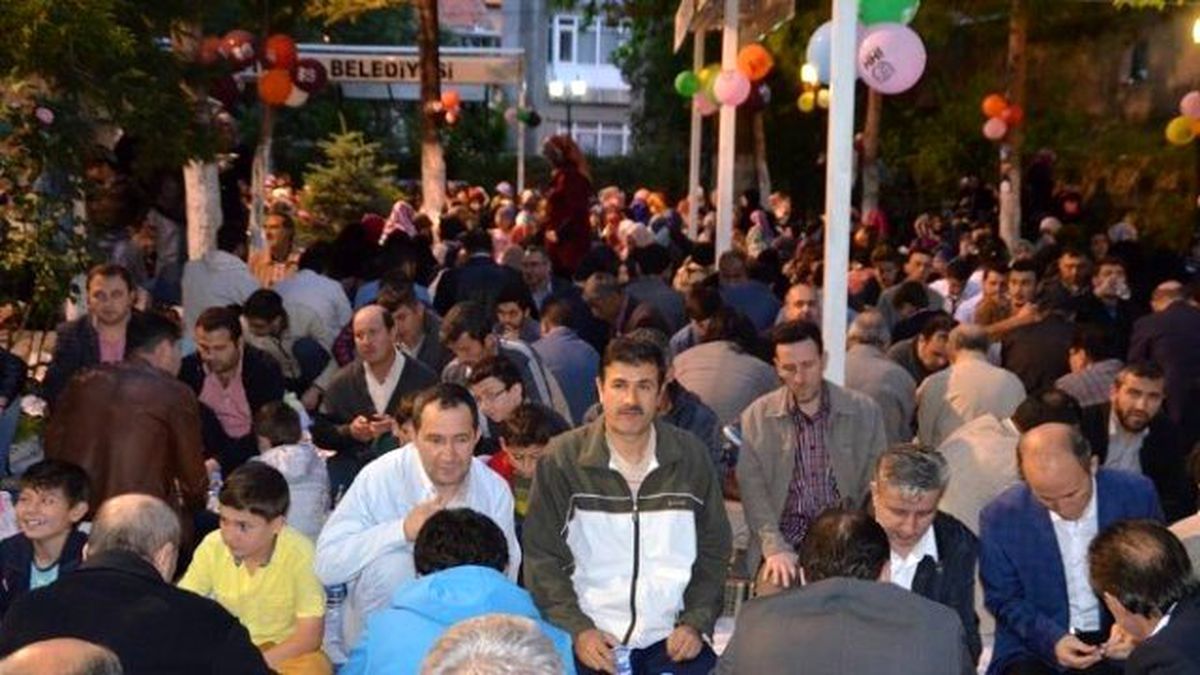Kütahya İhh\'dan Ümmet İftarı