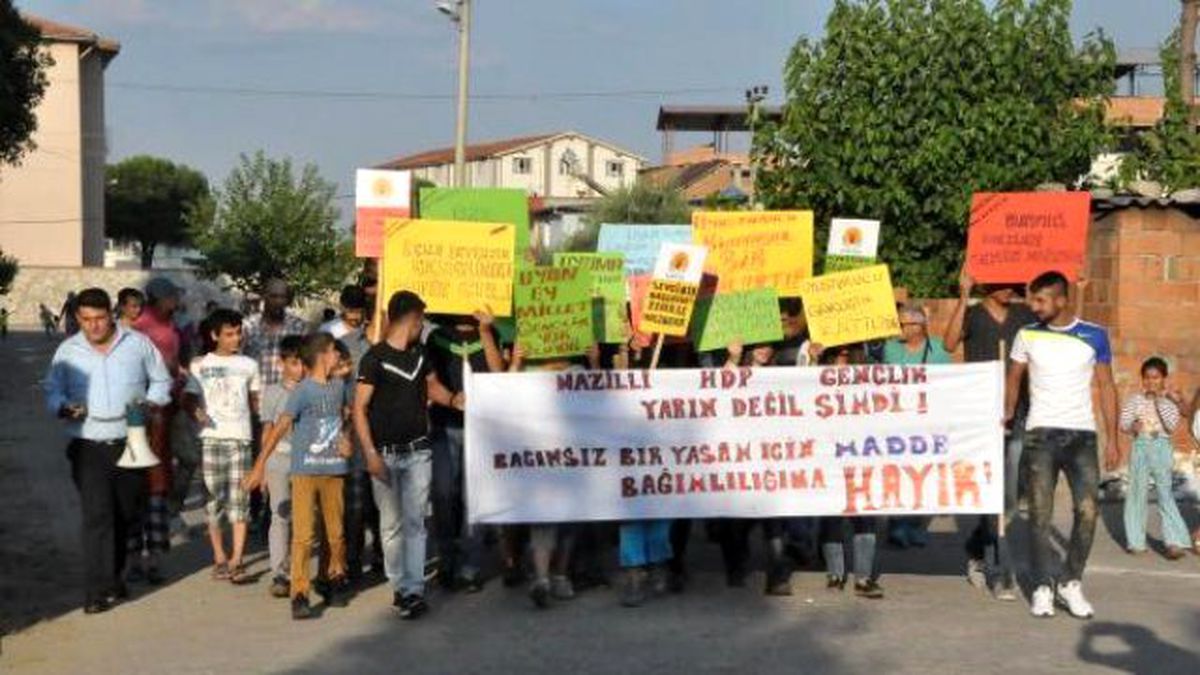 Nazilli\'de Hdp\'lilerden \'Uyuşturucuya Hayır\' Yürüyüşü