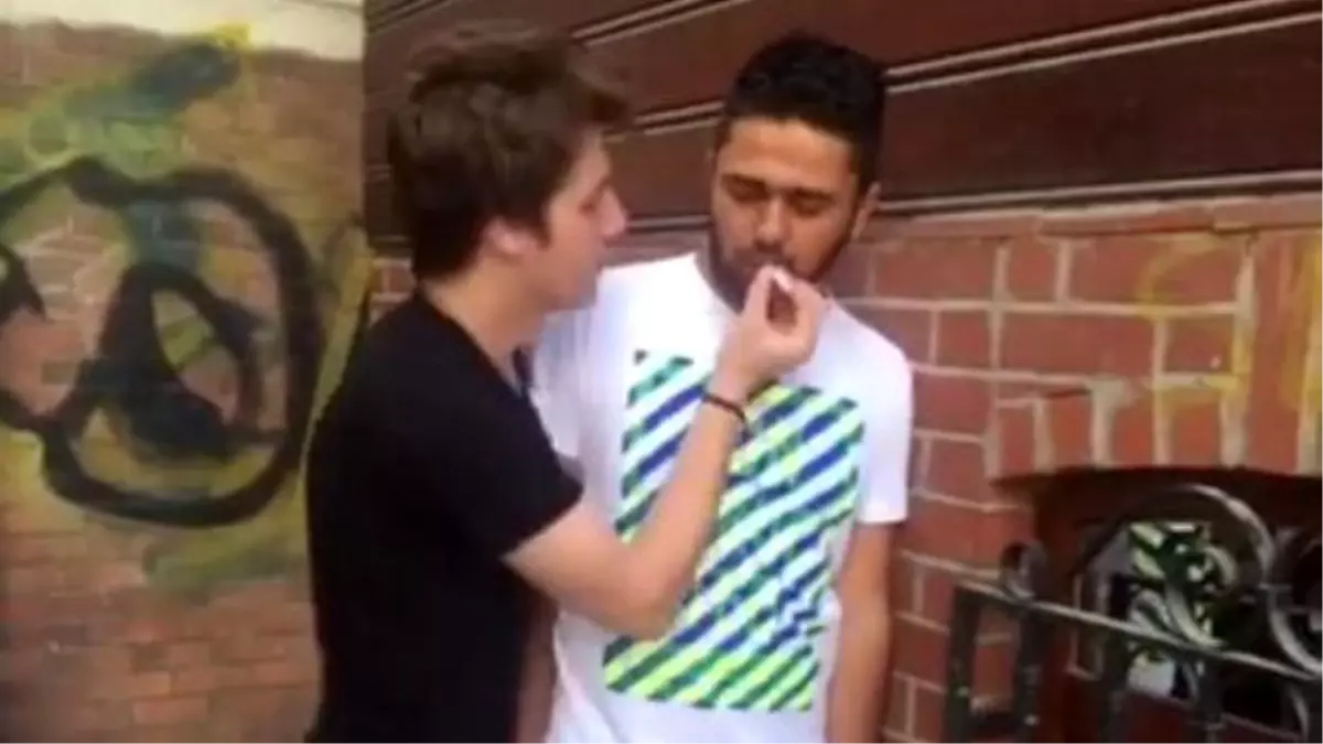 Oruçluyken Sigara Krizine Girenler Orucu Sigarayla Açar