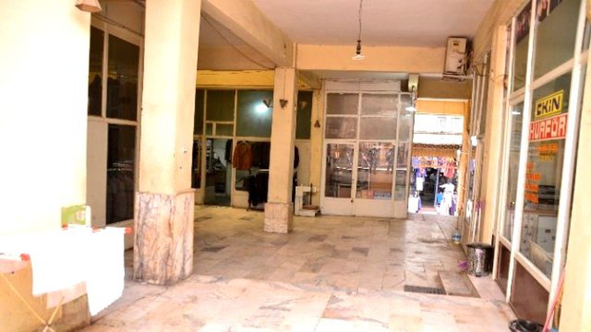 Siirt\'te Bir Dönemin En İşlek Pasajı Eski Günlerini Arıyor