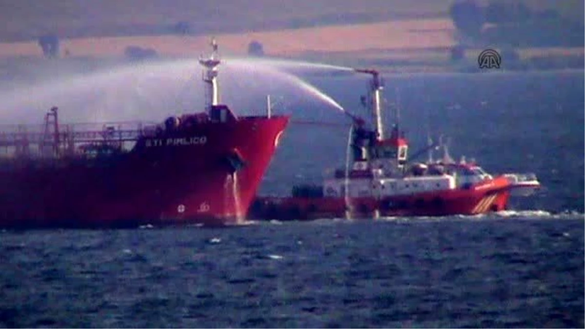 Yolcu Gemisiyle Çarpışan Tankerden Sızan Yakıt, Bölgede Kötü Kokuların Oluşmasına Yol Açtı