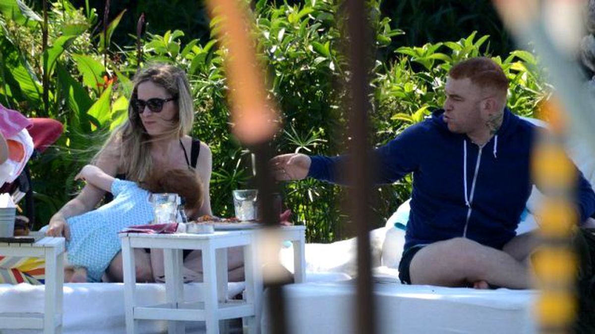 Athena Gökhan İlk Kez Ailesi ile Birlikte Tatilde Yakalandı