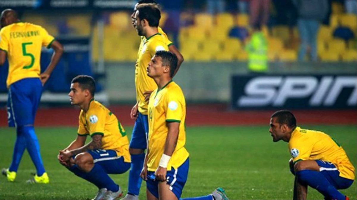 Brezilya, Copa Amerika\'da Paraguay\'a Elendi