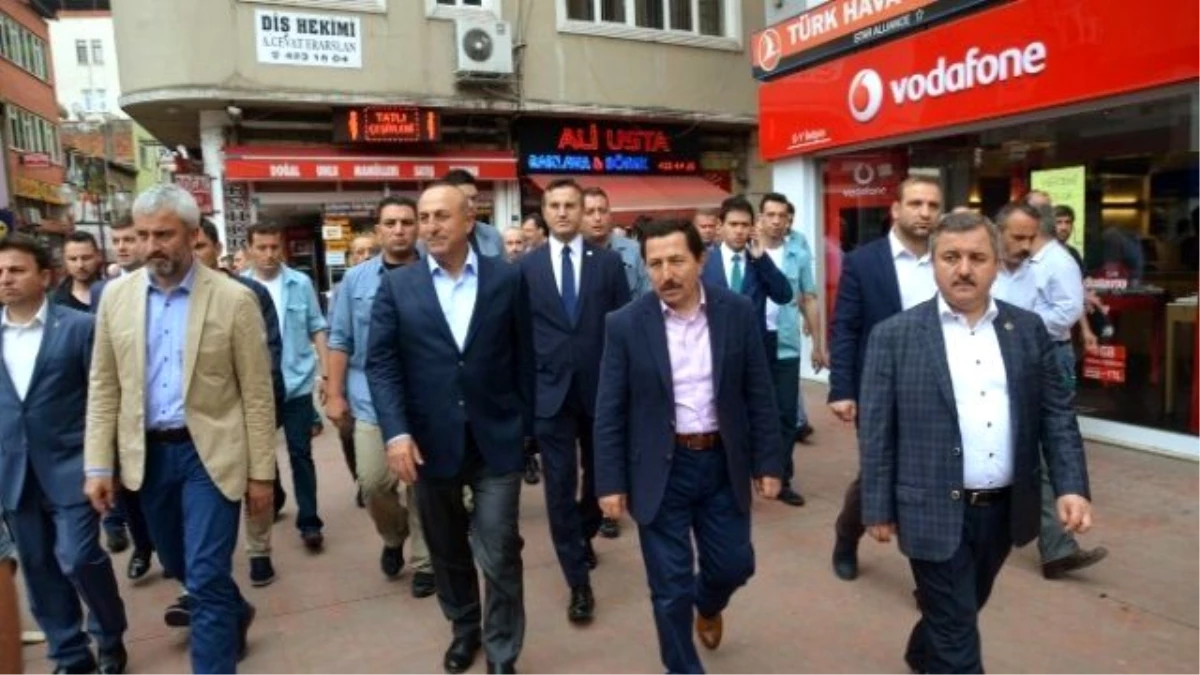 Dışişleri Bakanı Mevlüt Çavuşoğlu\'ndan Esnaf Ziyareti