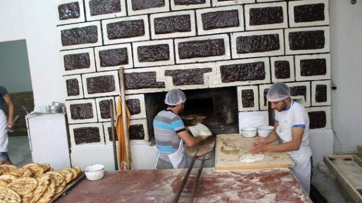 Hem Yaz Sıcağına Hem Ocak Ateşine Direniyorlar