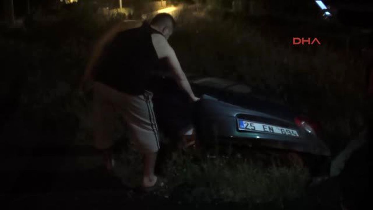 Iğdır\'da Otomobil Su Kanalına Düştü