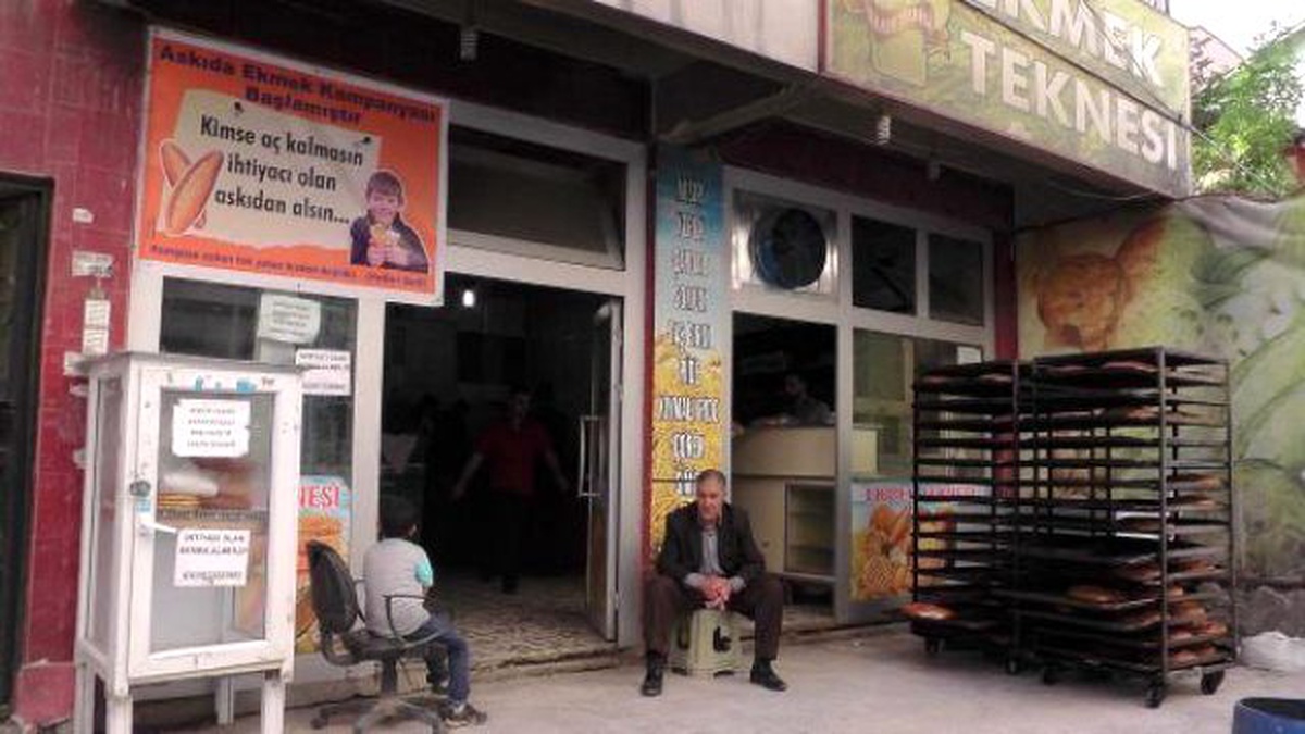 İhtiyaç Sahibi Ailelere \'Askıda Ekmek\' Uygulaması