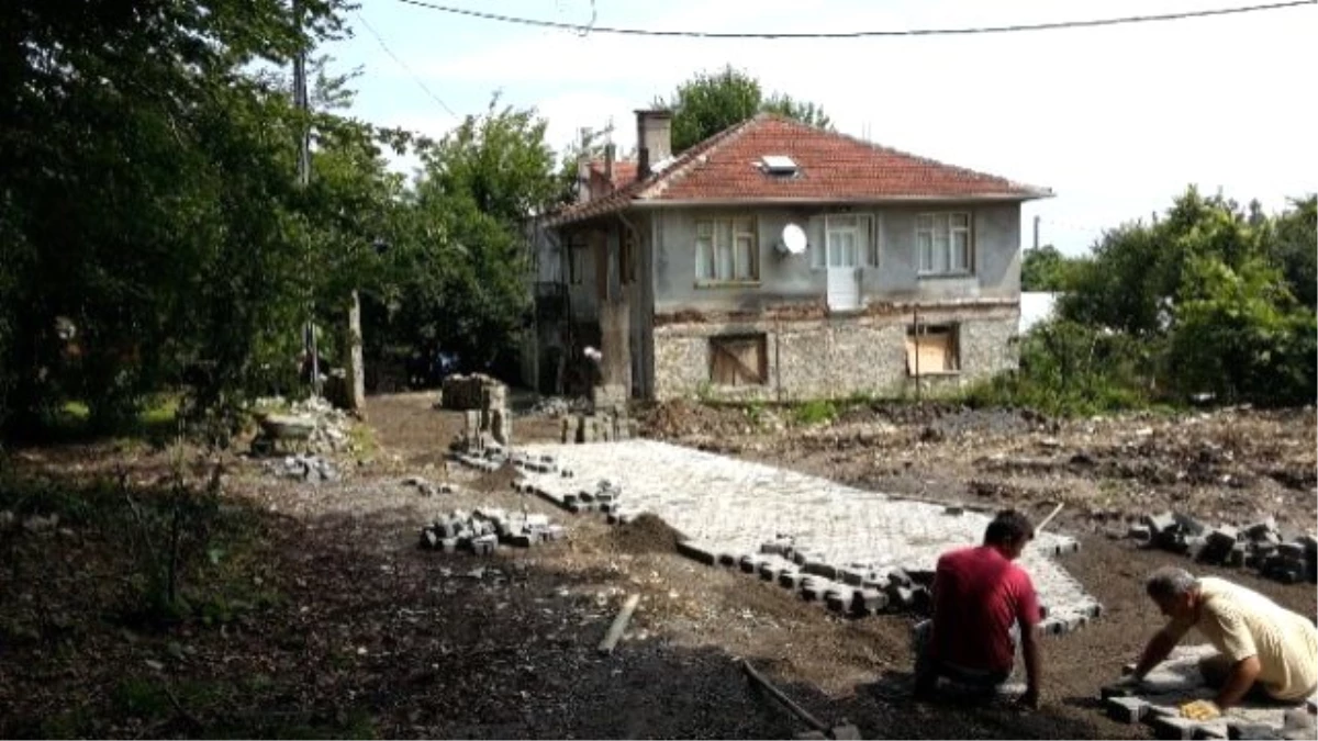 İmece Usulü Yol Yapıyorlar