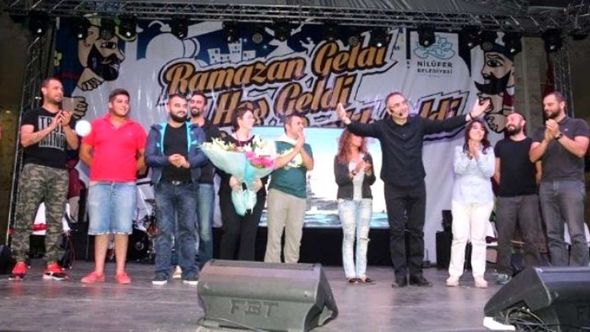 Ramazan Sokağı\'nda Sunay Akın ve Cihan Yıldız Coşkusu