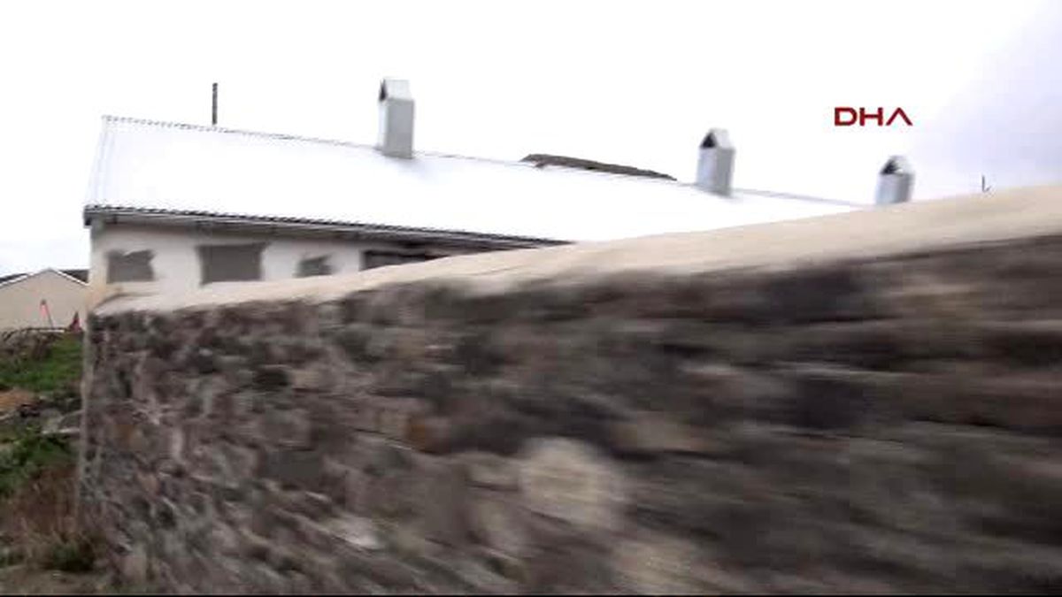 Kars'ta 100 Yıllık Su Değirmeni Aksamadan Çalışıyor