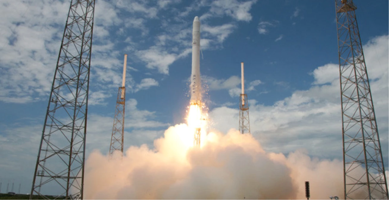Spacex Falcon 9 Roketi Havada İnfilak Etti