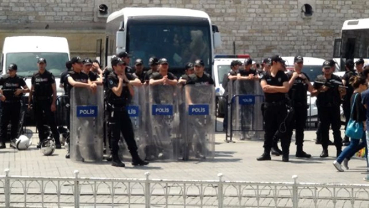Taksim\'de Yoğun Güvenlik Önlemi