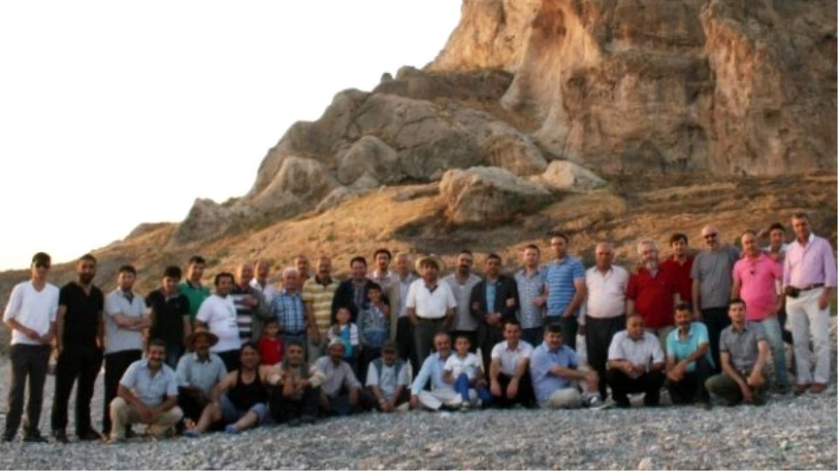 Abyb Üyeleri Amik Sahilinde İftar Açtı