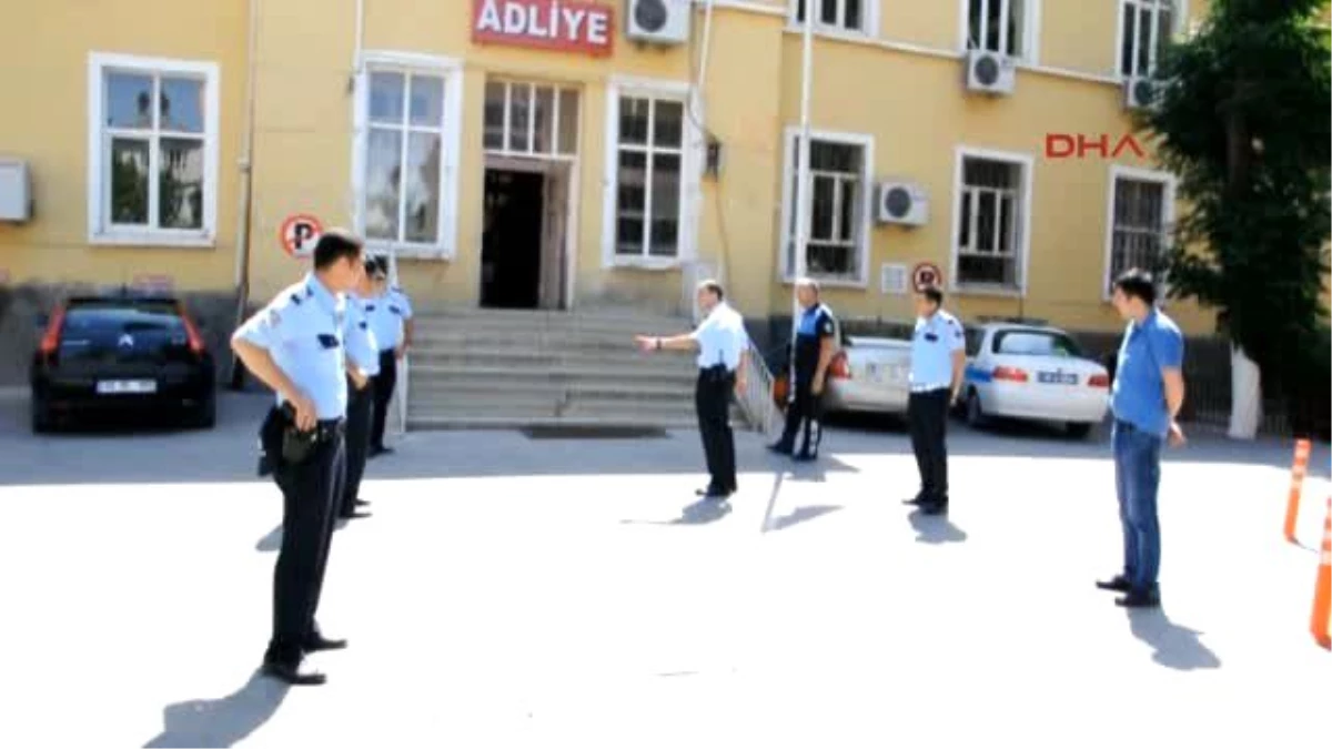 Adıyaman Boşandığı Eşini Öldüren Şüpheli Tutuklandı