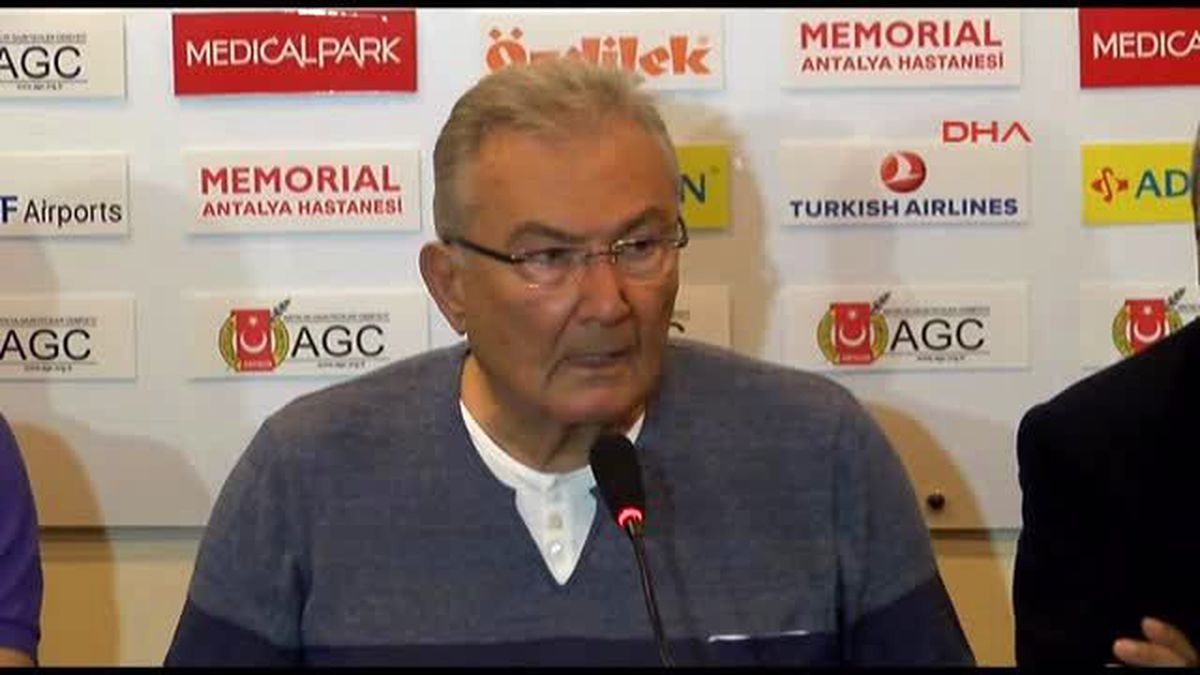 Antalya TBMM Geçici Başkanı, CHP Antalya Milletvekili Deniz Baykal Antalya\'da Konuştu-2