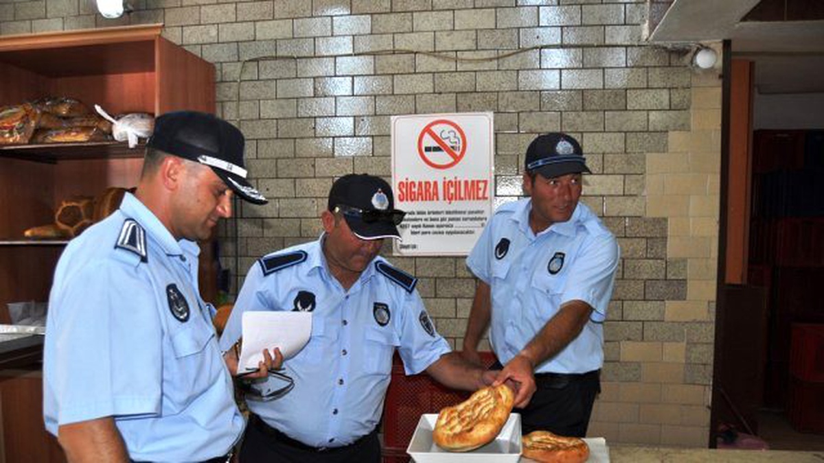 Ayvalık Belediye Zabıtasından Ramazan Pidesi Denetimi.