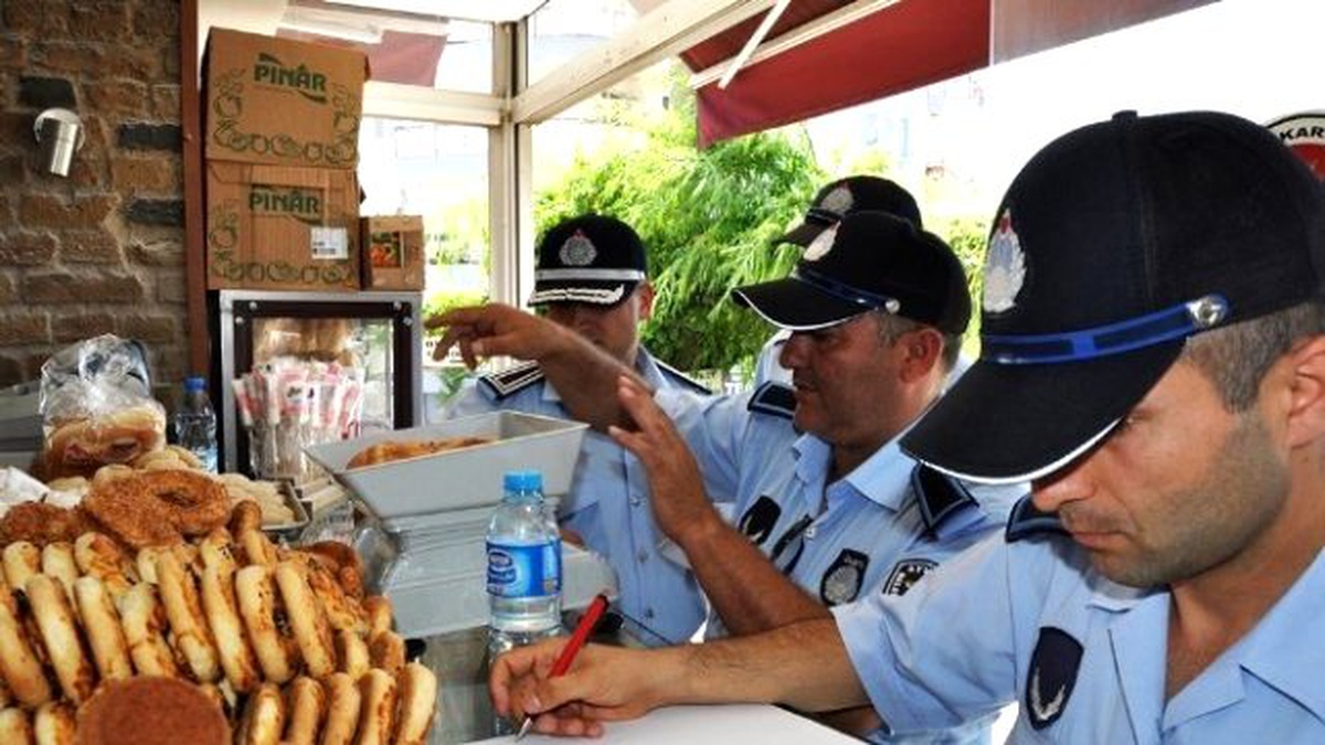 Ayvalık Belediye Zabıtasından Ramazan Pidesi Denetimi