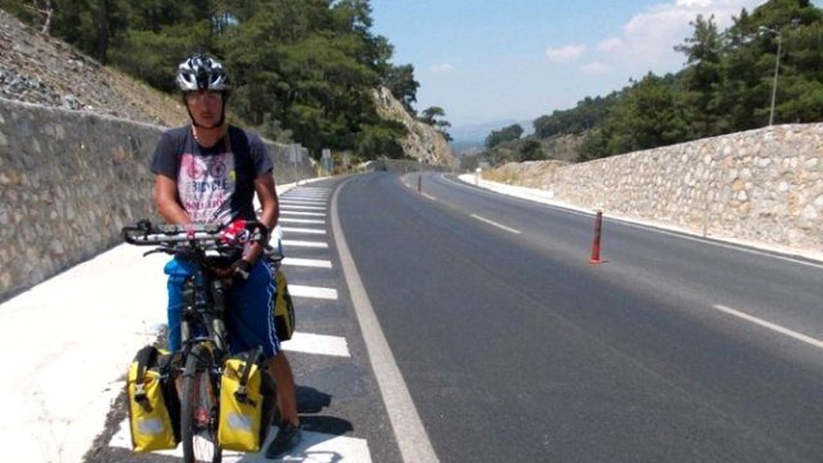 Barış İçin 76 İl Dolaşacak Milli Bisikletçi Marmaris\'e Ulaştı