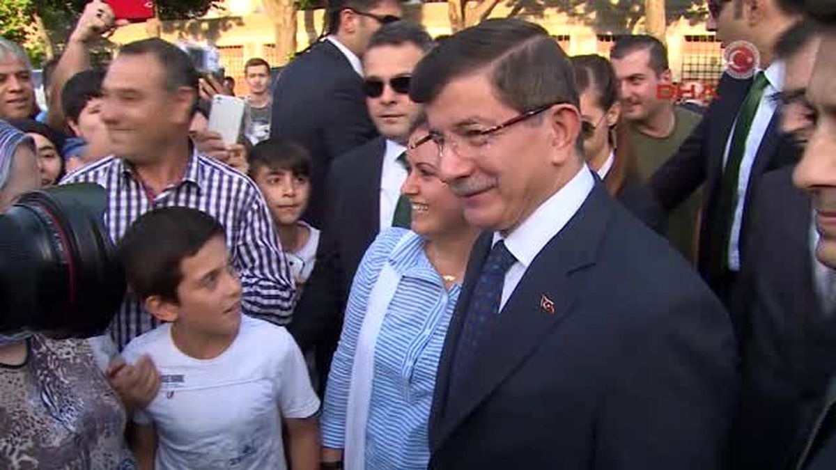 Başbakan Davutoğlu Gülhane Parkı\'nda Horon Tepti